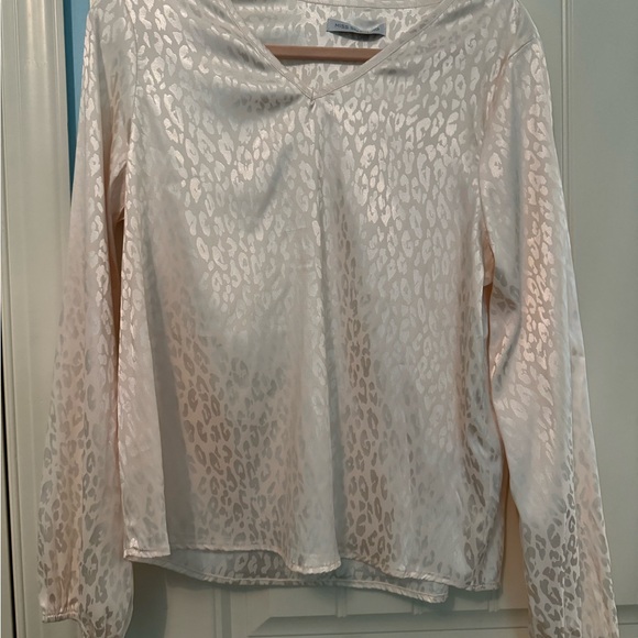 Miss Sparkling boutique leopard print lantern sleeve, V- neck blouse size Large - Picture 4 of 8
